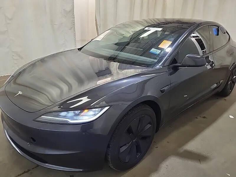 2025 TESLA Model 3
