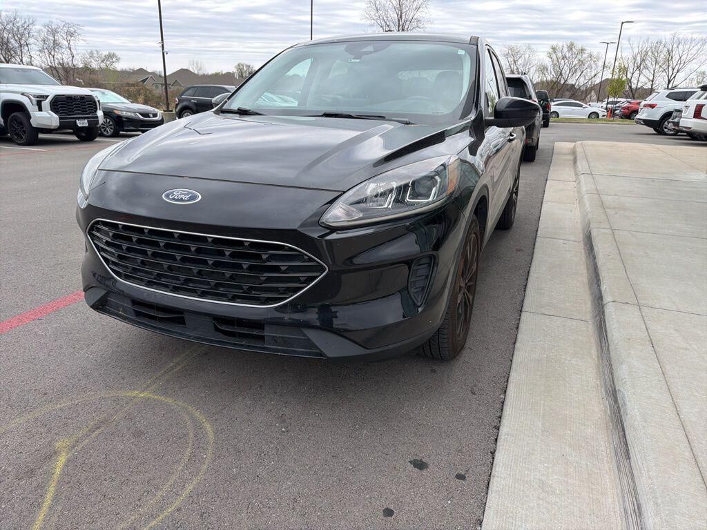 2021 FORD Escape