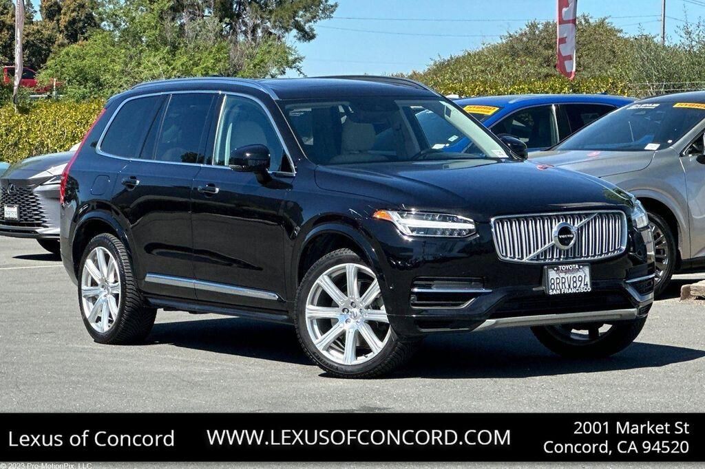 2017 VOLVO XC90