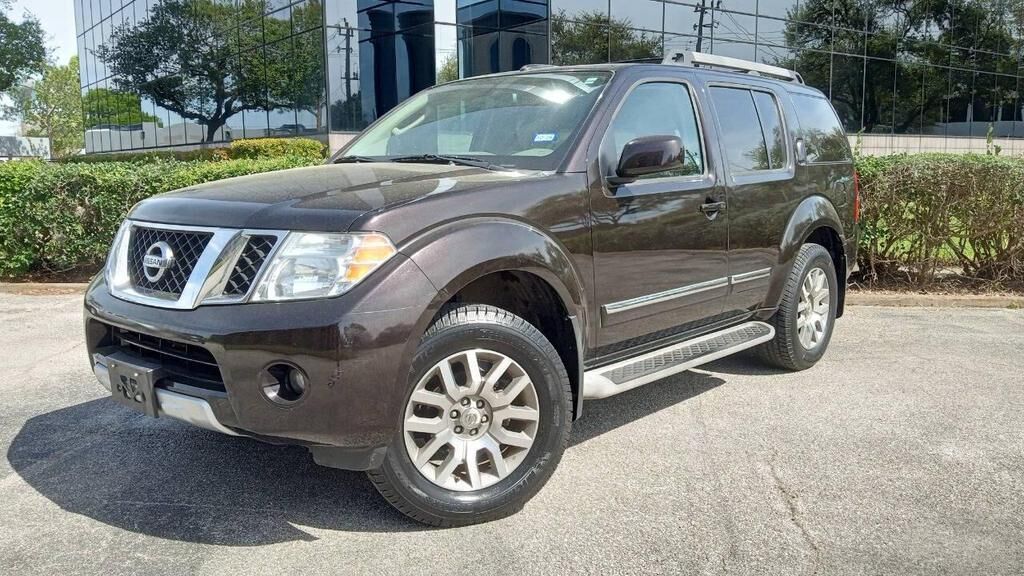 2011 NISSAN Pathfinder