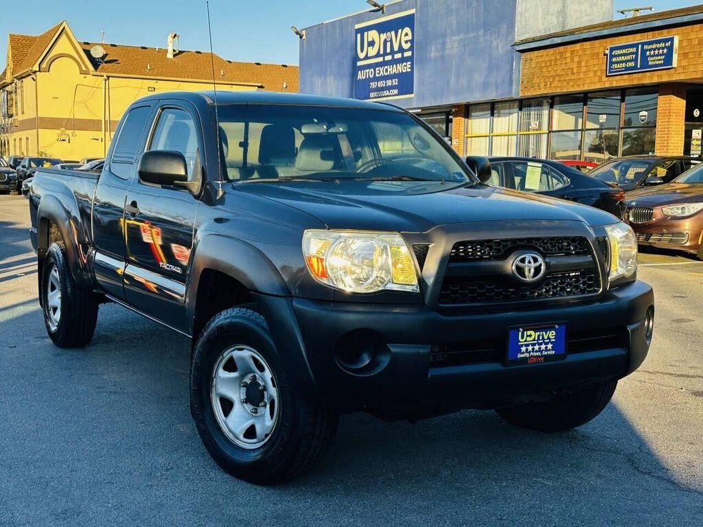 2011 TOYOTA Tacoma