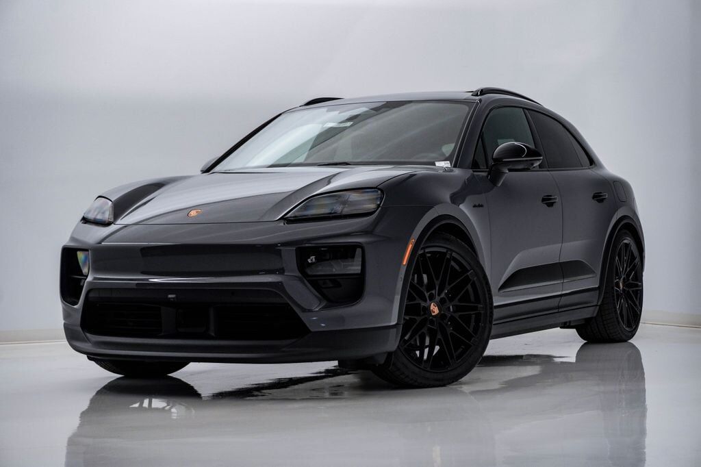 2026 PORSCHE Macan