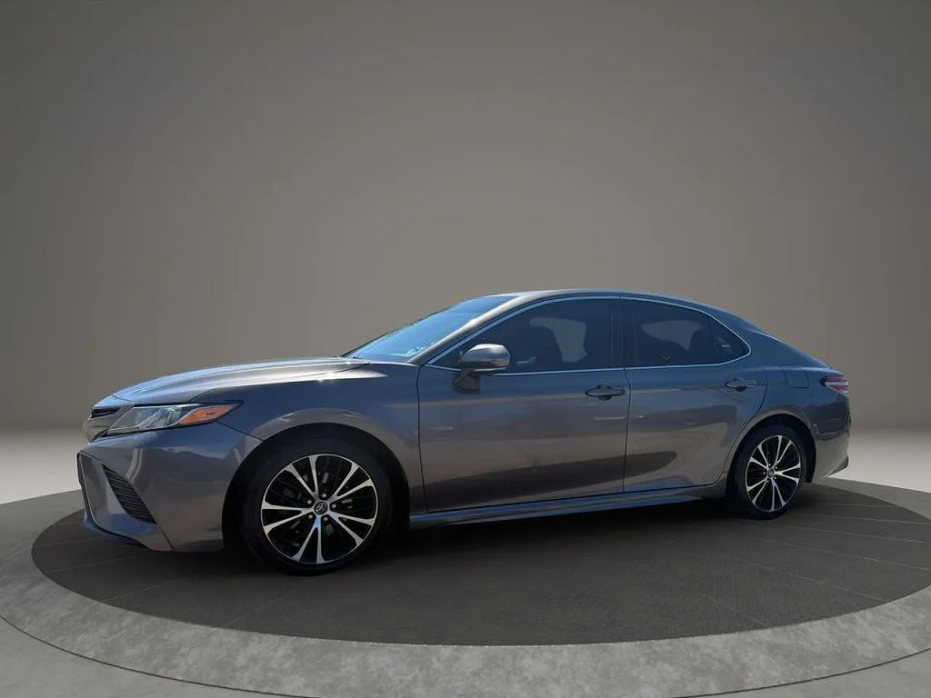 2018 TOYOTA Camry
