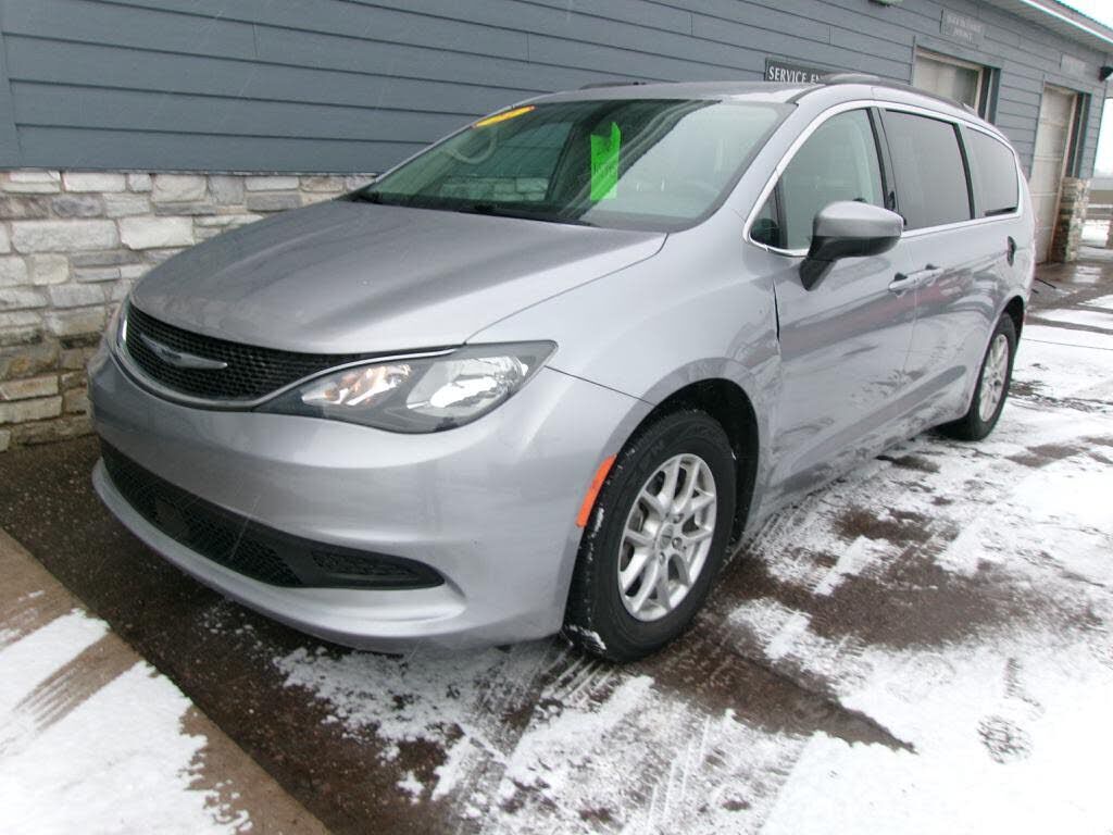 2021 CHRYSLER Voyager