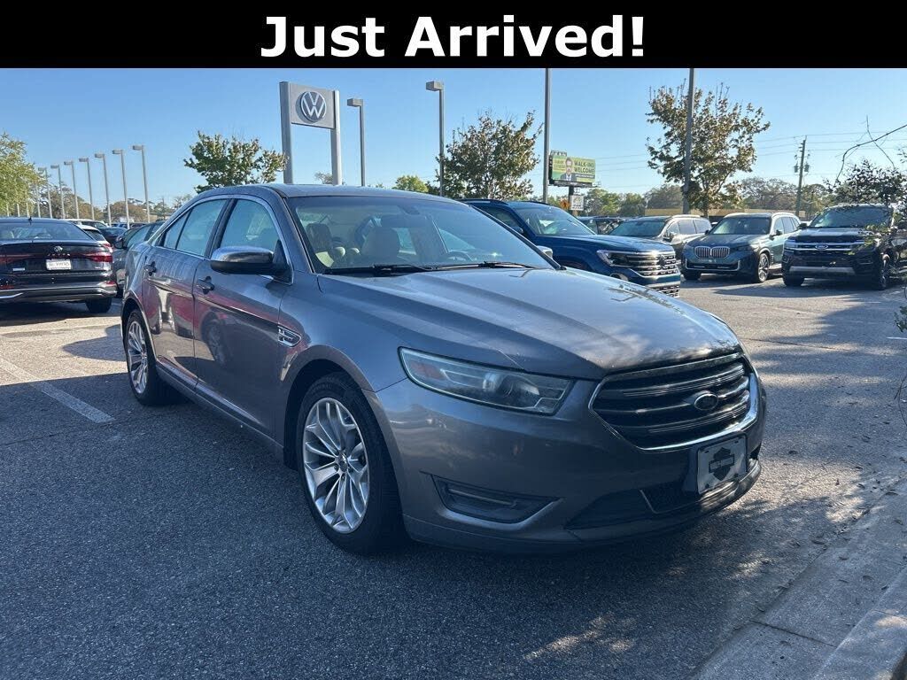 2013 FORD Taurus