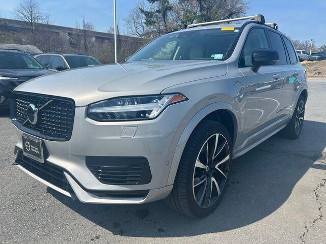 2023 VOLVO XC90