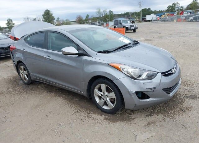 2013 HYUNDAI Elantra