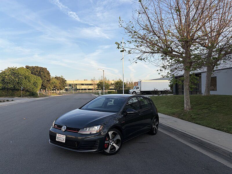 2017 VOLKSWAGEN Golf GTI