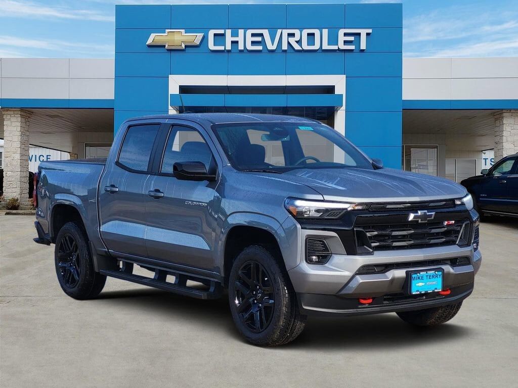 2025 CHEVROLET Colorado