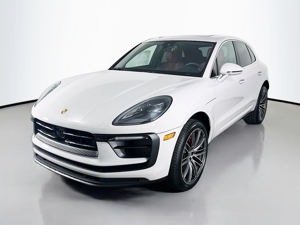 2026 PORSCHE Macan