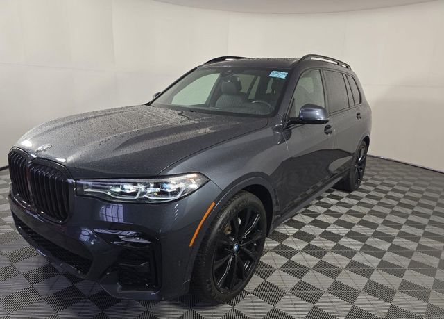 2022 BMW X7