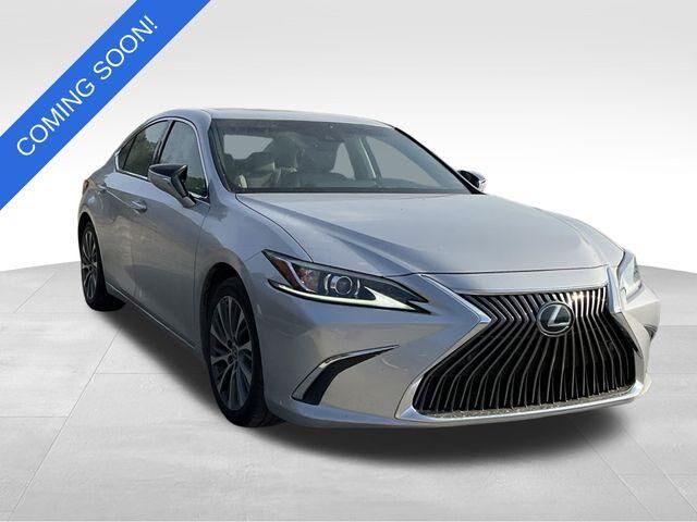 2020 LEXUS ES