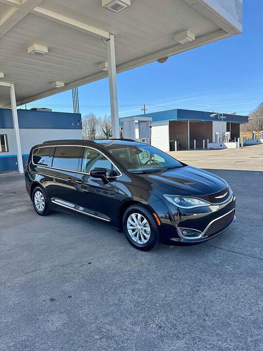 2017 CHRYSLER Pacifica