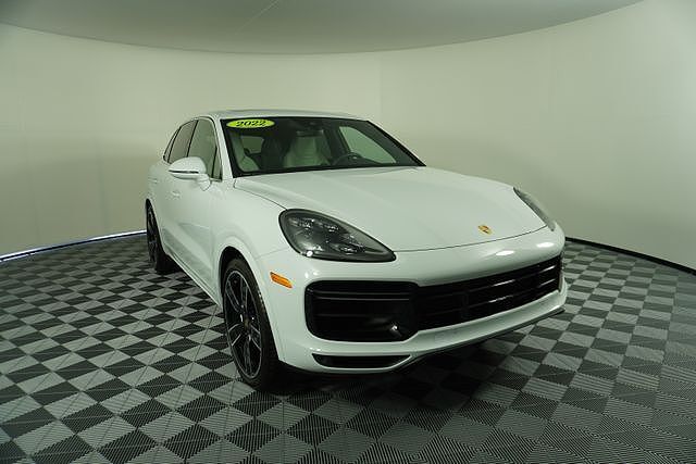 2022 PORSCHE Cayenne