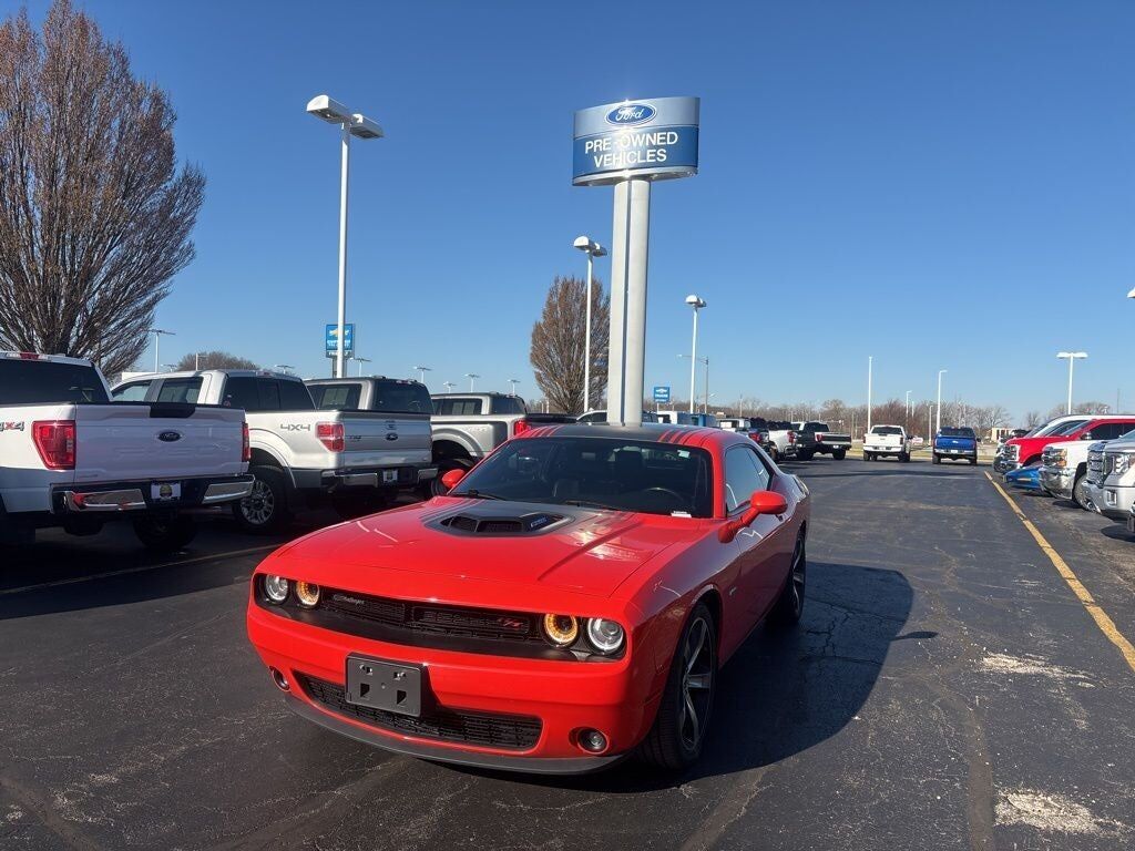 2017 DODGE Challenger