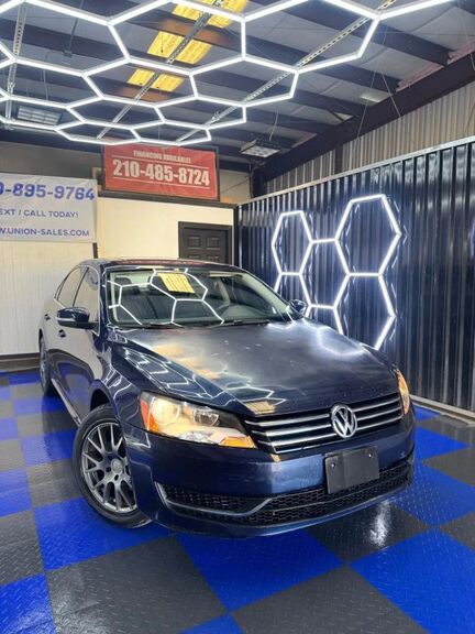 2013 VOLKSWAGEN Passat