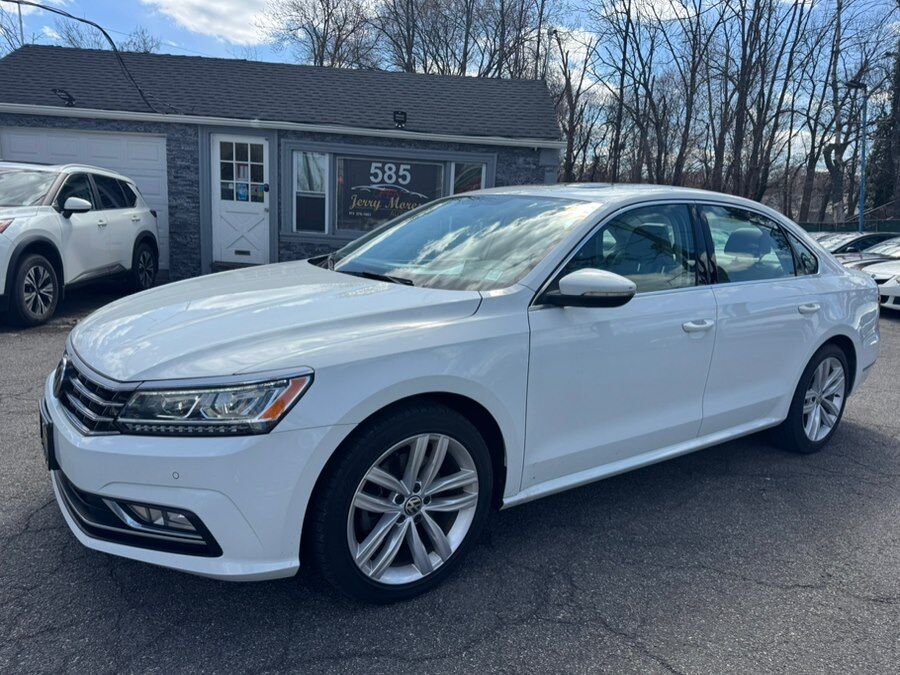 2018 VOLKSWAGEN Passat