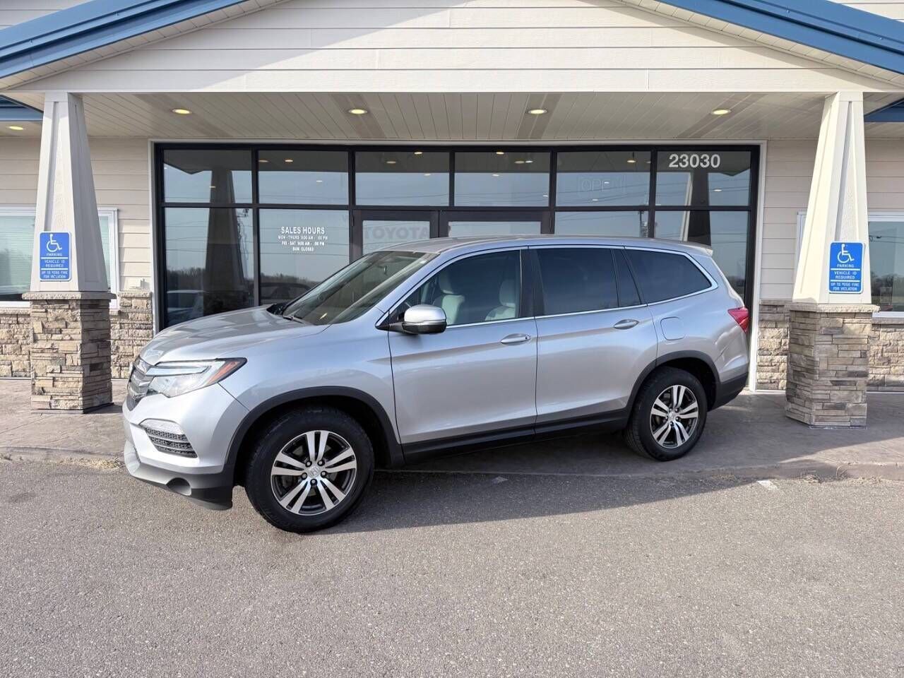 2017 HONDA Pilot