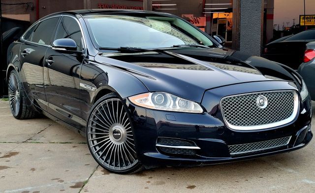 Jaguar XJ