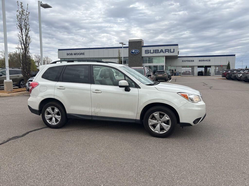 2016 SUBARU Forester