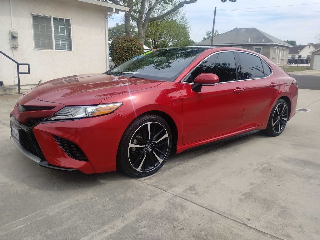 2019 TOYOTA Camry