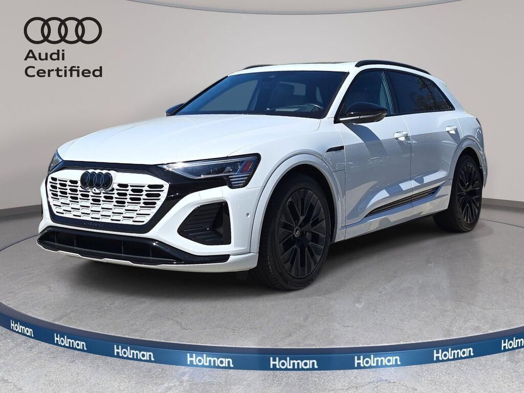 2024 AUDI Q8