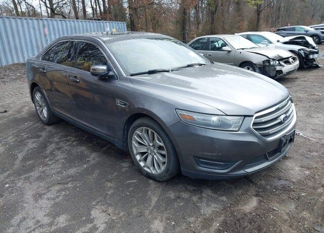 2013 FORD Taurus