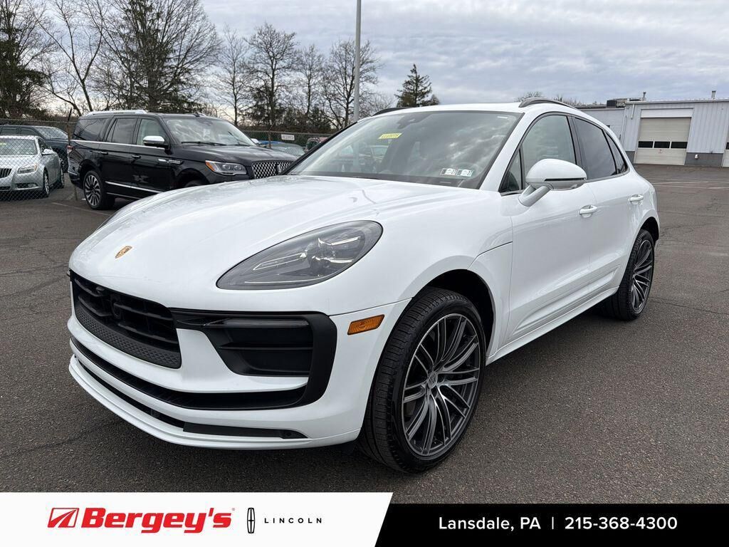 2024 PORSCHE Macan