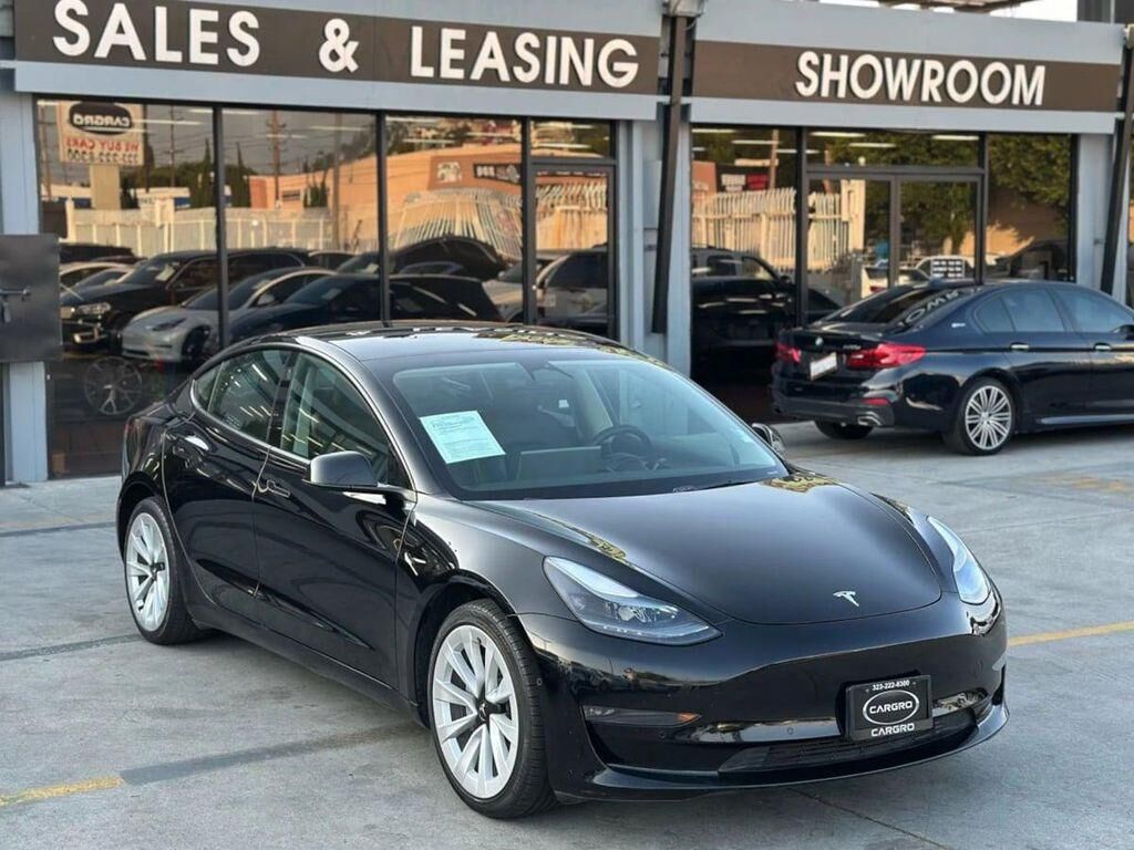 2022 TESLA Model 3