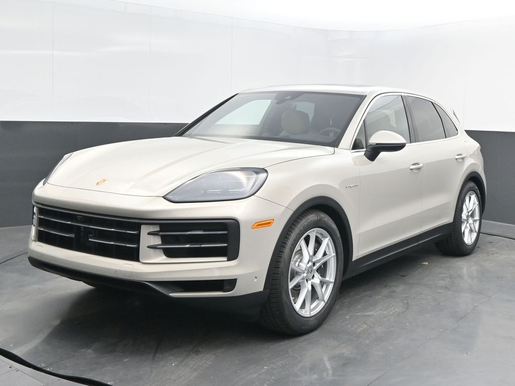 2025 PORSCHE Cayenne