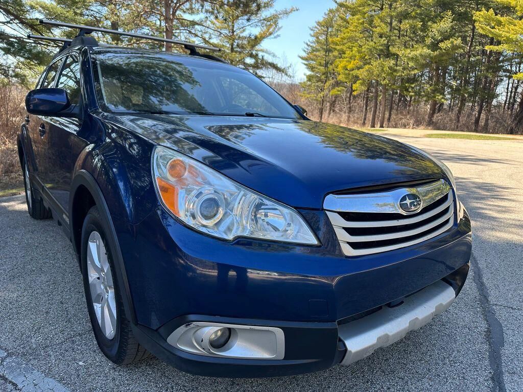2010 SUBARU Outback