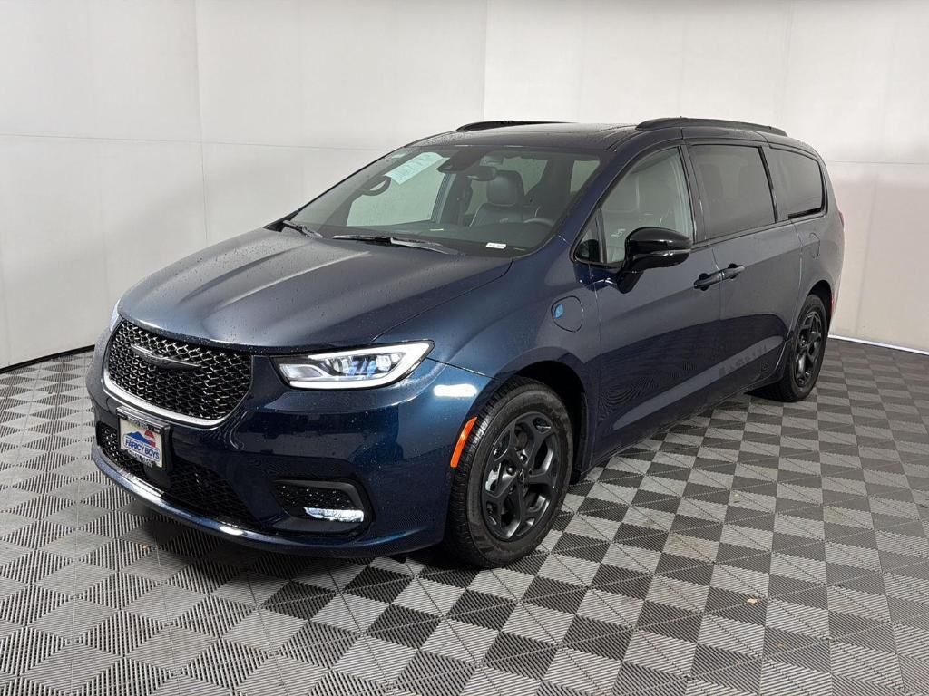 2025 CHRYSLER Pacifica