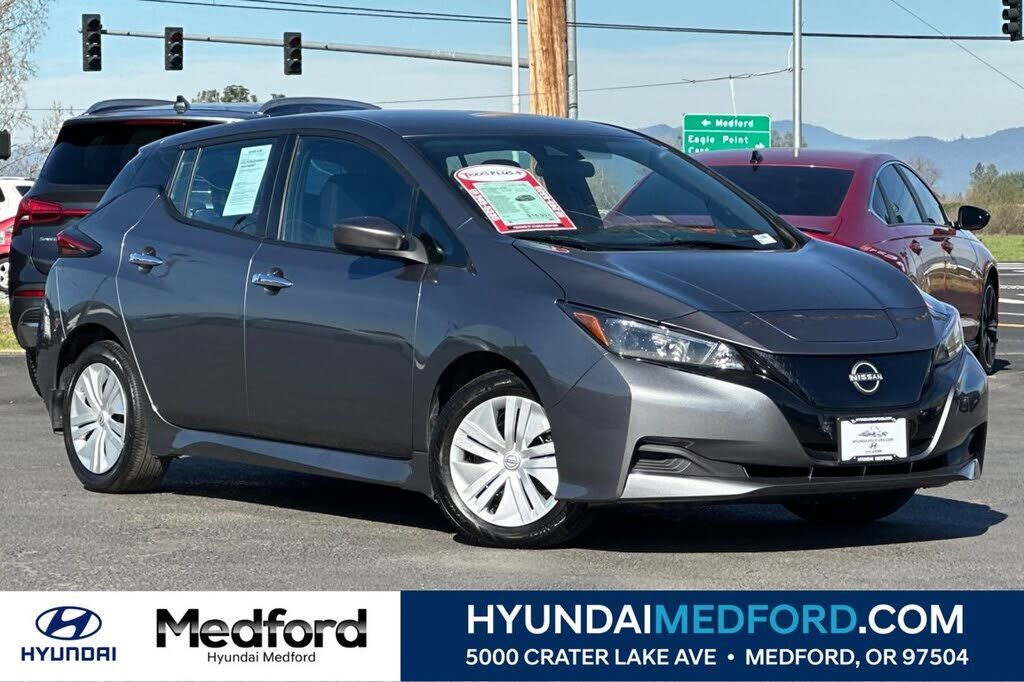 2023 NISSAN Leaf