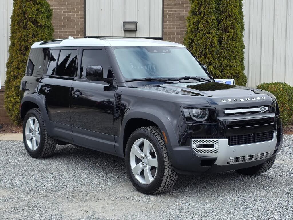 2024 LAND ROVER Defender