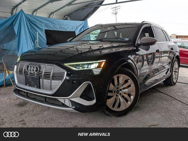 2023 AUDI e-tron