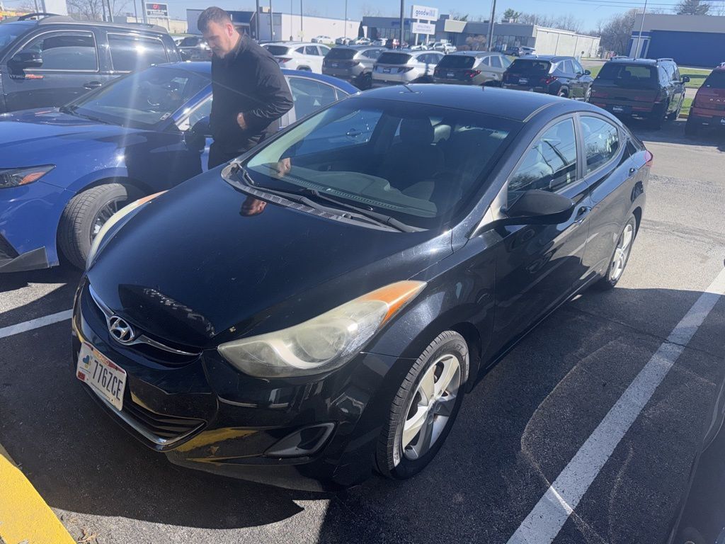 2011 HYUNDAI Elantra