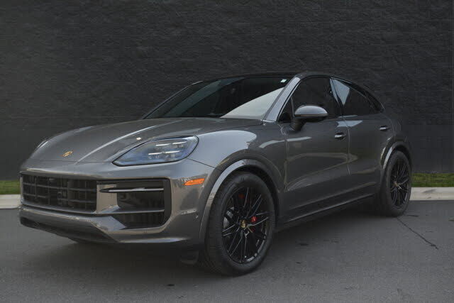 2024 PORSCHE Cayenne