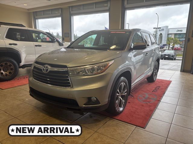 2016 TOYOTA Highlander