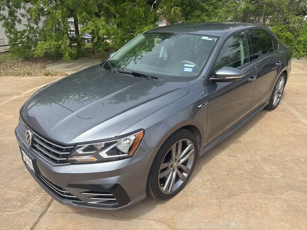 2018 VOLKSWAGEN Passat