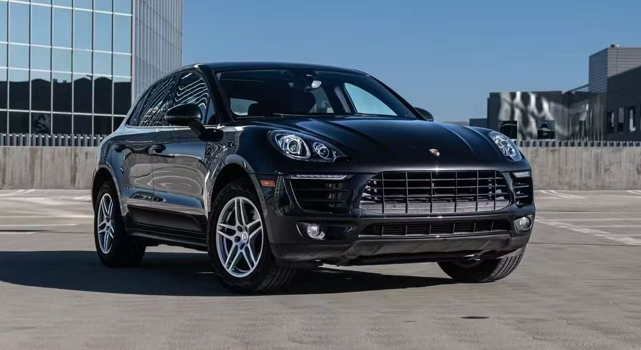 2018 PORSCHE Macan