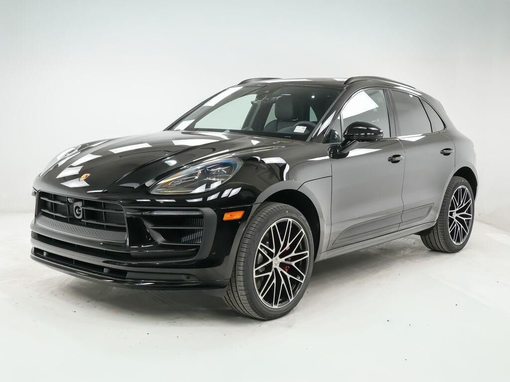 2026 PORSCHE Macan