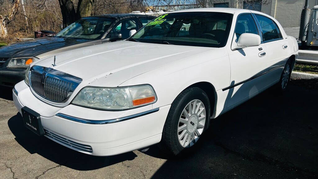 2005 LINCOLN Town Car