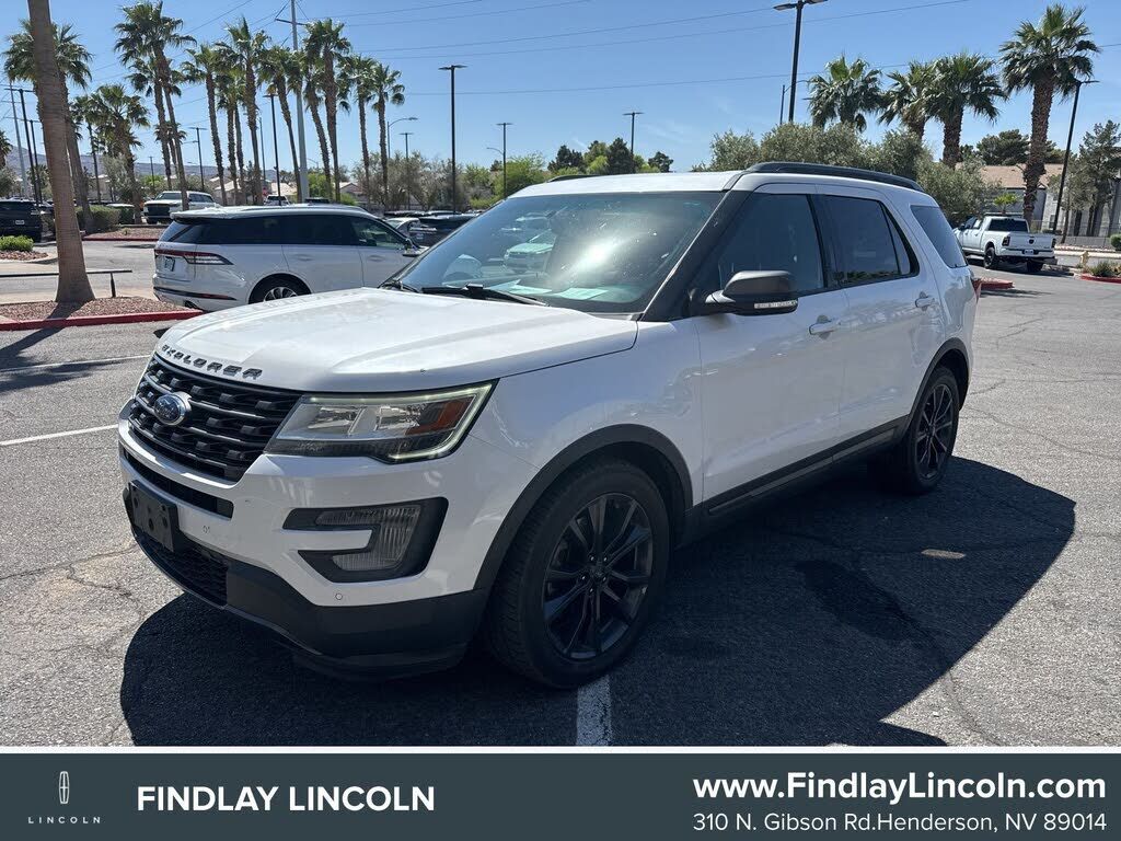 2017 FORD Explorer