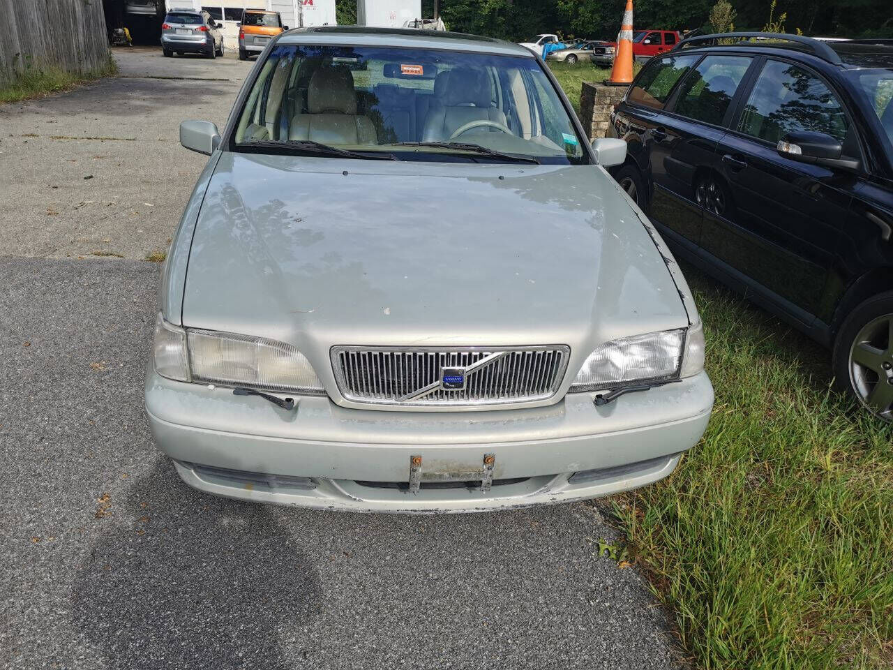 2000 VOLVO V70