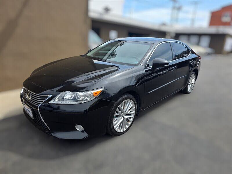 2013 LEXUS ES