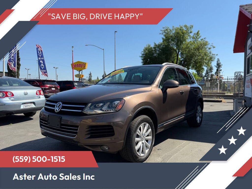 2011 VOLKSWAGEN Touareg