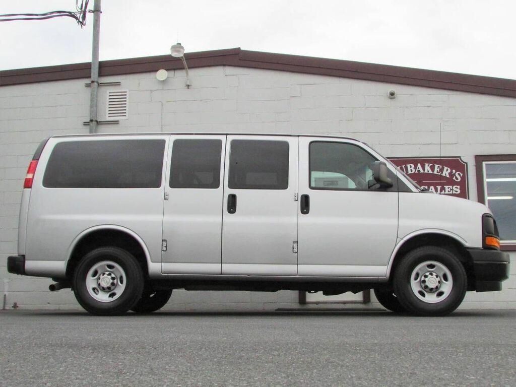 2017 CHEVROLET Express