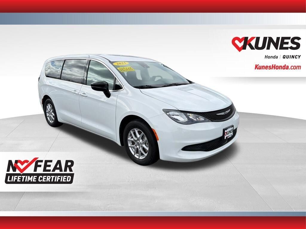 2025 CHRYSLER Voyager