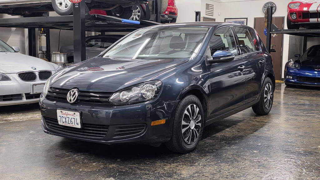 2013 VOLKSWAGEN Golf