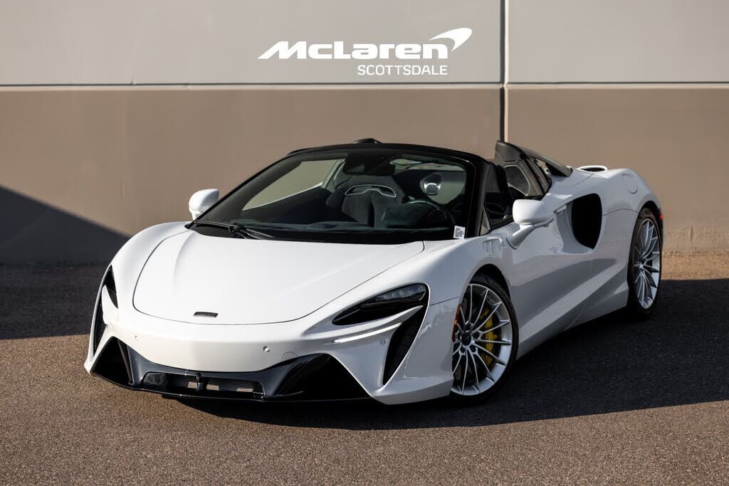 2025 MCLAREN ARTURA